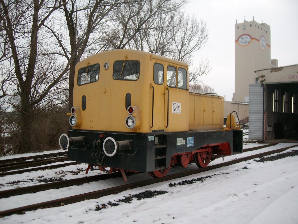 Die Vorderansicht der V 22 der Firma Kley's Bau.Baujahr 1974.Aufgenommen am 4.2.2010