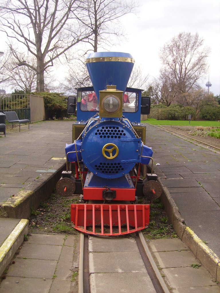 Die Western Lok von der K�lner Parkbahn steht im Bahnhof Tanzbrunnen am 30.3.10 

