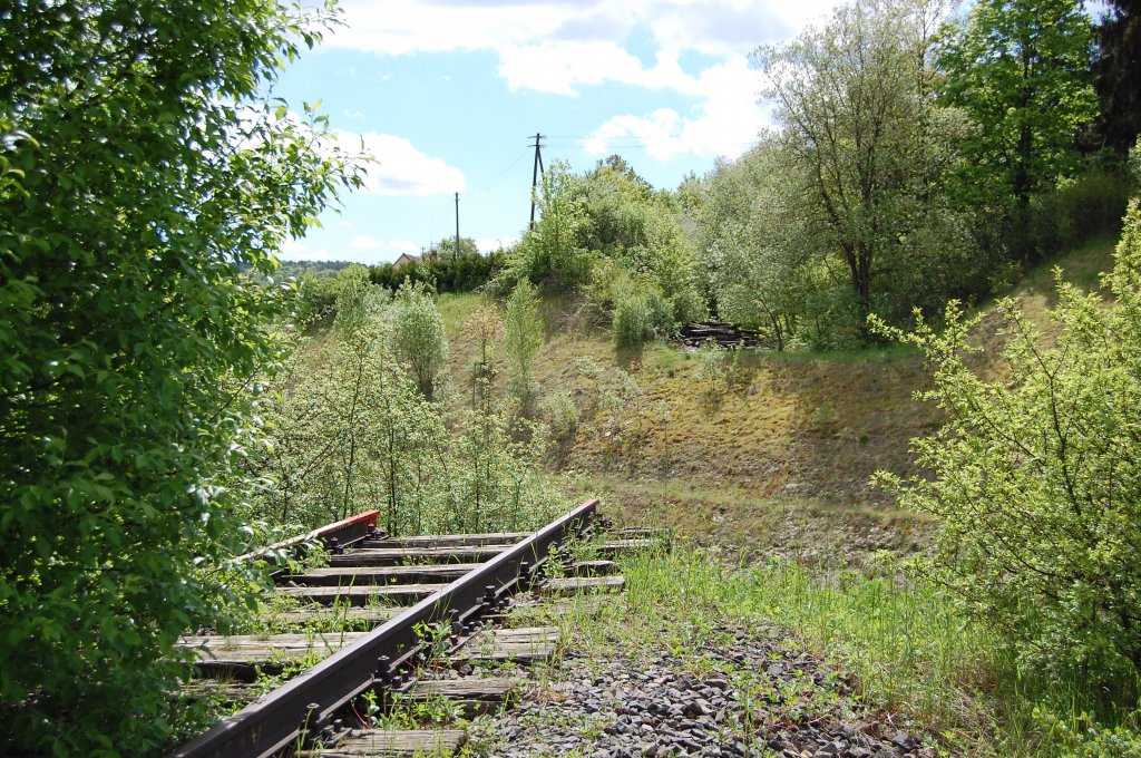 Die wrttembergische Schwarzwaldbahn am 18. Mai 2013 bei Weil der Stadt. Fehlt nur noch eine Brcke.