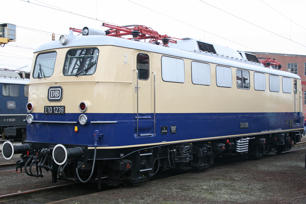 Die Wuppertaler E10 1239 steht zur Ausstellung am Jubilum in Osnabrck am 19.09.2010