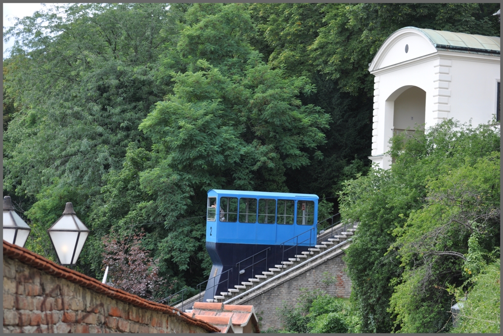 Die ZET Uspinjaca ist die k�rzeste Standseilbahn Europas und befindet sich im Zentrum von Zagreb. (02.07.2011)