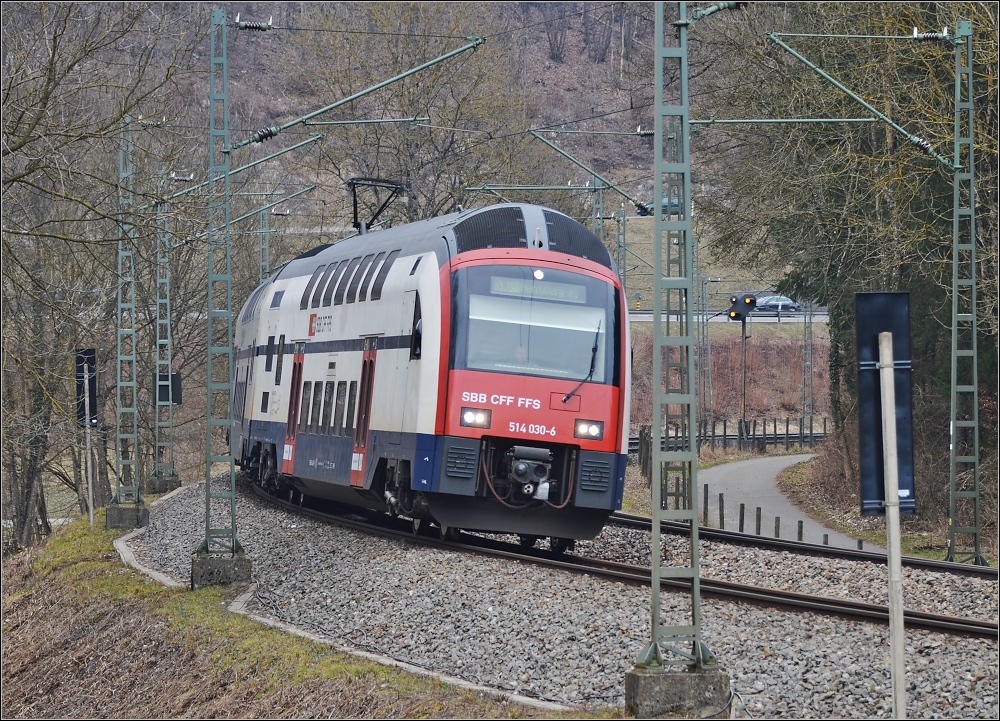 Die Zrcher S-Bahn als Dauergast bei der DB ohne deutsches Gebiet zu betreten... h befahren. 514 030-6 am Beginn der Reise von Tayngen an die Goldkste. Mrz 2013.