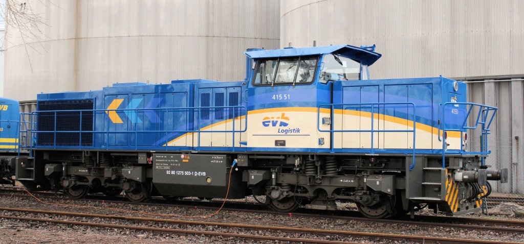 Die zuvor als  Jade-Weser-Bahn  Lok 415 51, ist jetzt im neuen Design der  EVB-Logistic  unterwegs. Gesehen am 08.01.2012 in HH-Dradenau whrend ihrer Wochenendruhe.