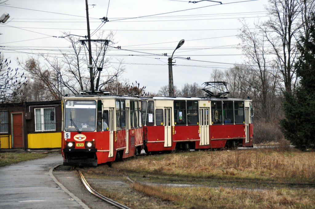 Die Zweirichtungswariante des Konstal 105Na Wagen:373 in Zabrze (04.01.2012)