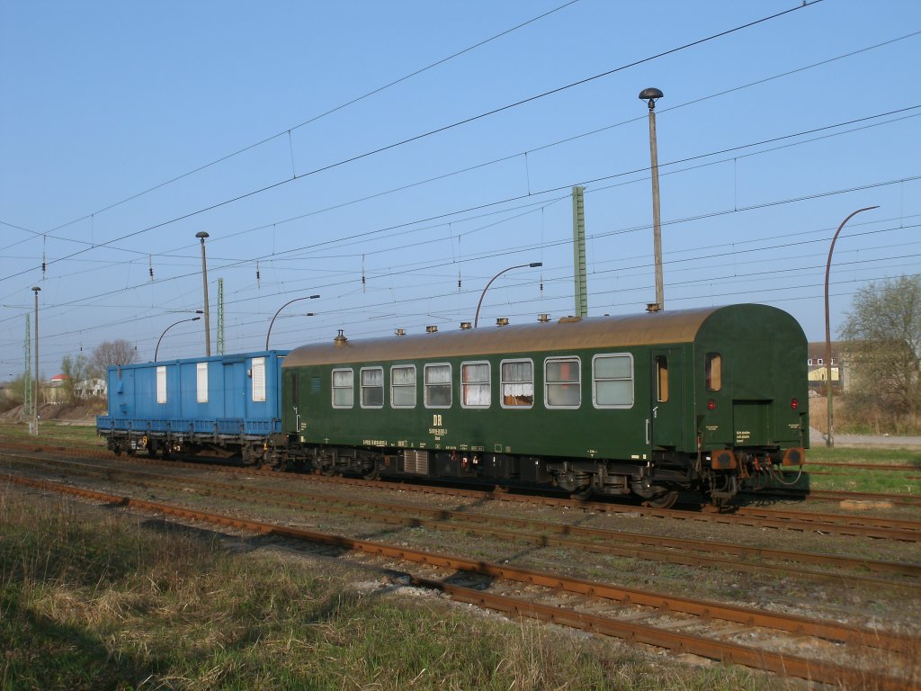 Dienst-und Niederbordwagen von der PRESS am 19.April 2011 abgestellt in Bergen/Rgen,die im Laufe des Tages noch nach Putbus berfhrt wurden.
