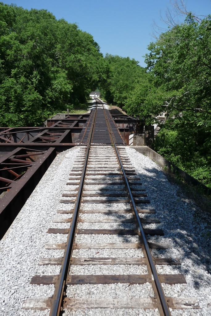 Diese Br�ckenkonstruktion ist schon recht simpel (Chattanooga, 30.5.09).