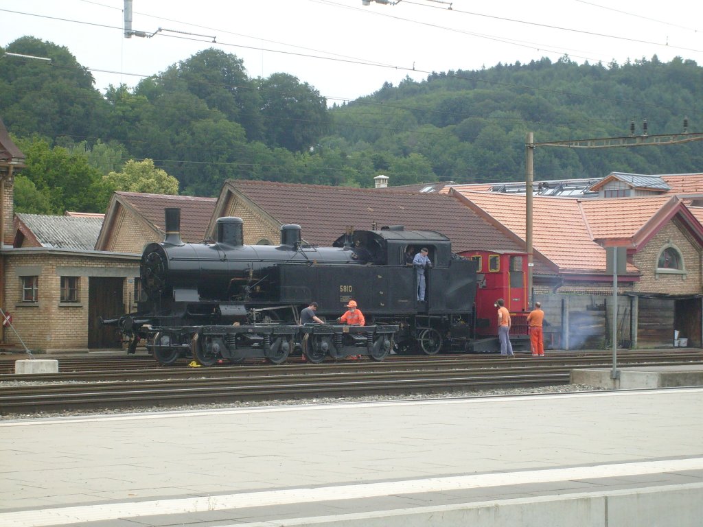 Diese Dampflok wurde am 25.6. in Burgdorf rangiert. Ein anderes Bild war leider nicht mglich, da sie kurze zeit spter wieder in der Halle abgestellt wurde.
