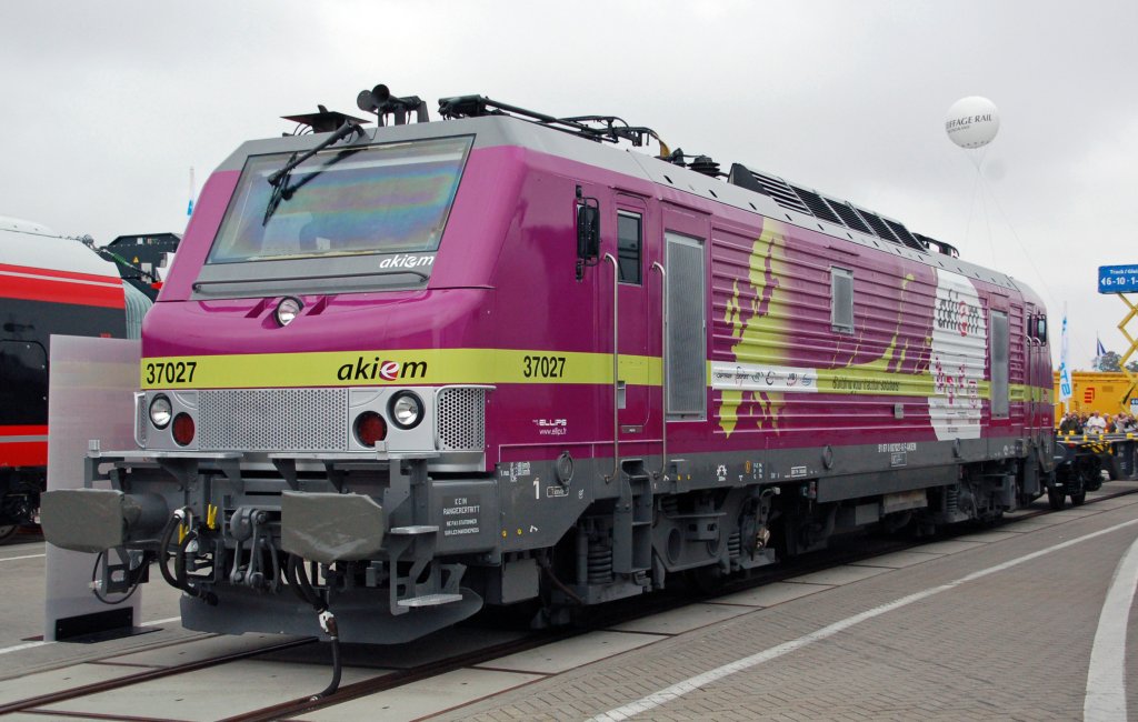 Diese E 37 aus Frankreich zeigte sich am 25.09.10 auf der Innotrans 2010.