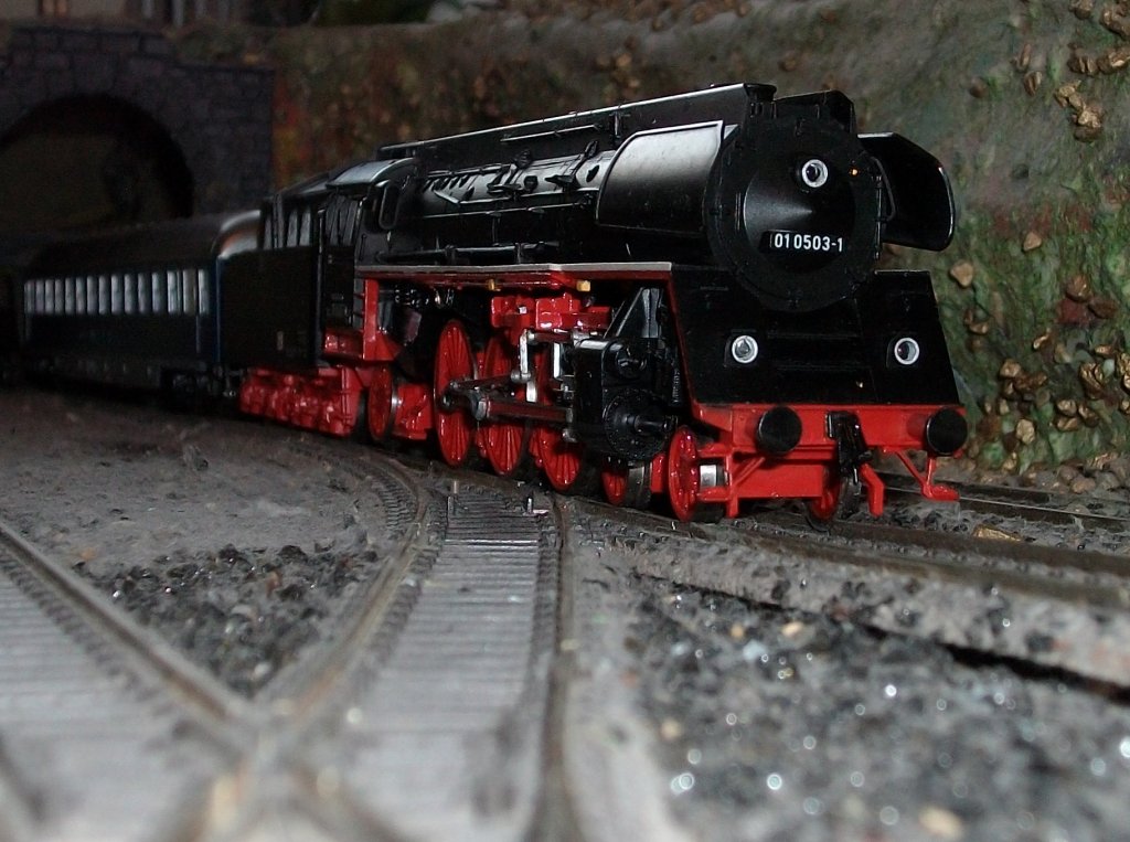 Diese H0 01 0503 stammt von Piko und fuhr mit einem Sonderzug auf meiner Zimmeranlage.