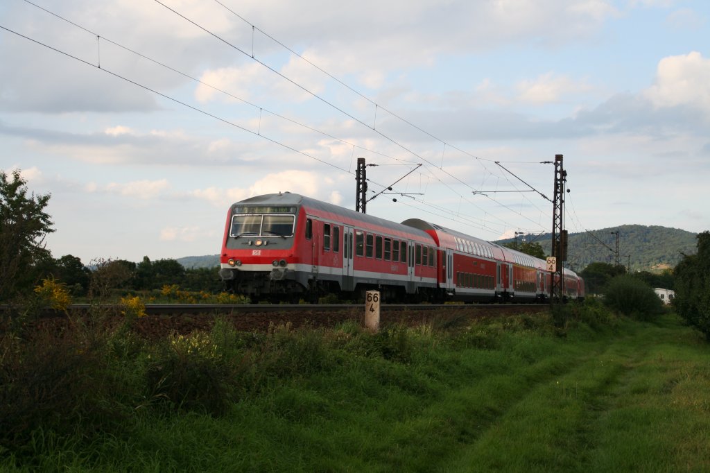 Diese Interessante Garnitur war am 3.9.2010 auf der Main Neckar Bahn bei Weinheim unterwegs. 