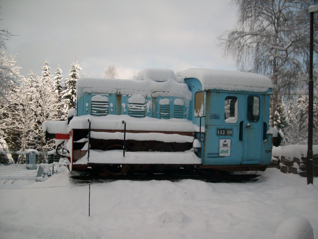 Diese Kf 112 10 steht in Lichtenhain,aufgenommen am 27.11.2010