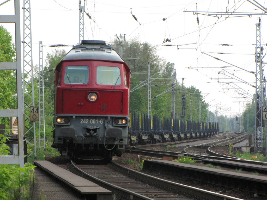 Diese Lok der BR 242 wurde am 29.04.2011 in Berlin Eichgestell gesichtet.