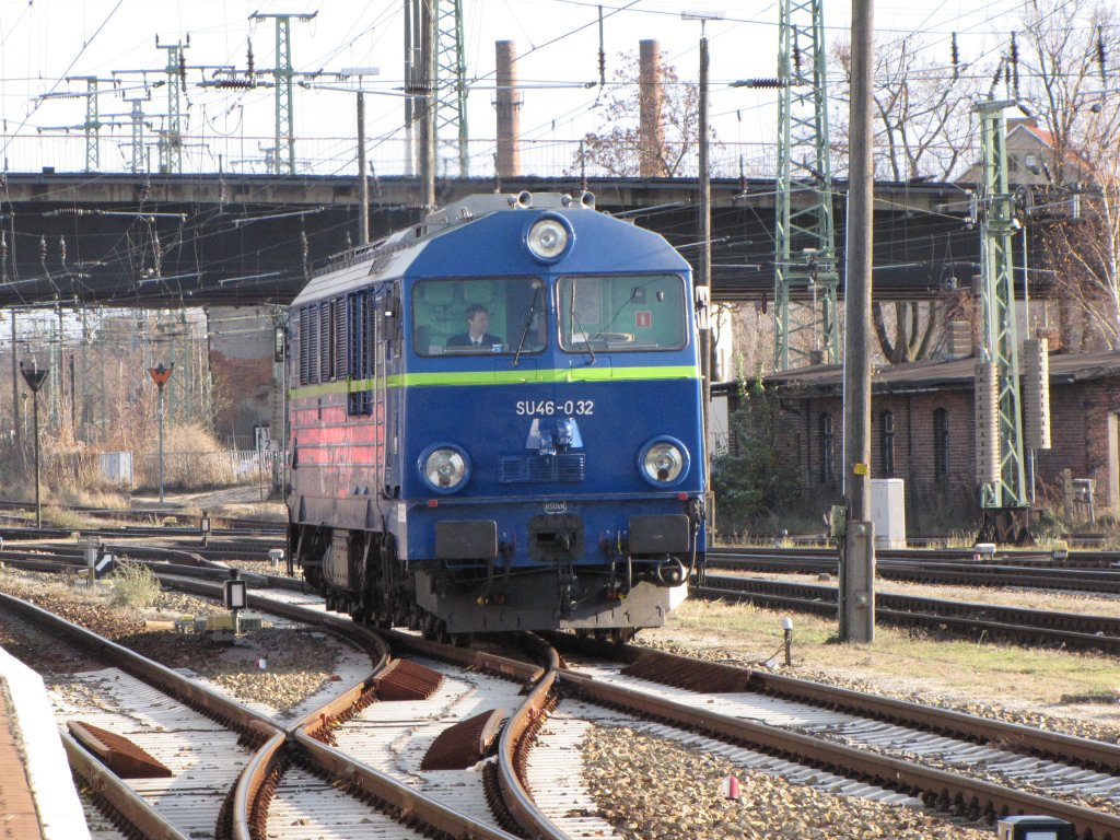 Diese polnische Diesellok bespannt EC 341 neu, nach seiner Ankunft in Cottbus.aufgenommen am 24.10.2009