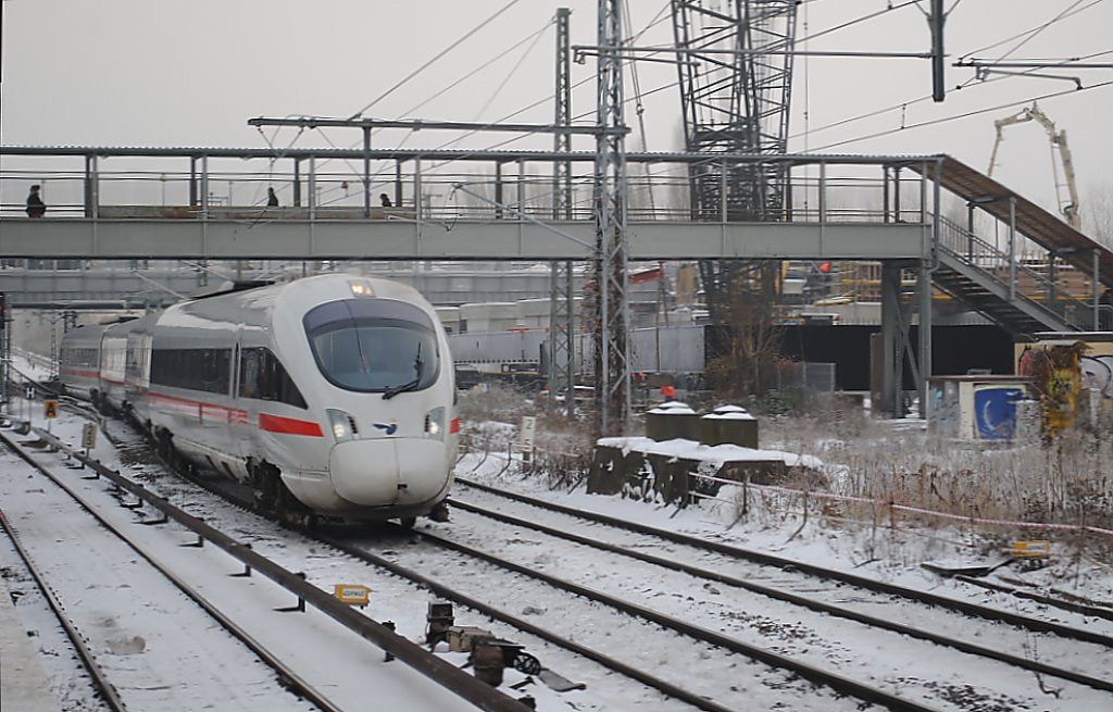 Diesel ICE auf dem Weg zum Berliner Ostbahnhof ,hier in Ostkreuz am 07.12.2010