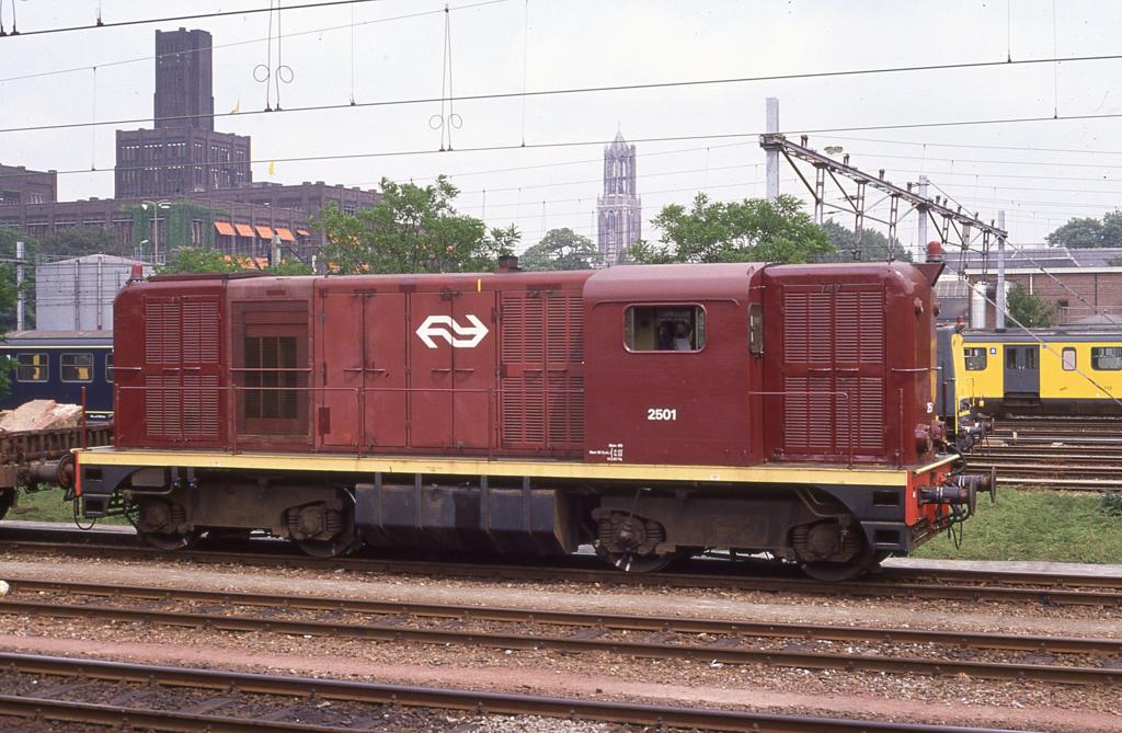 Diesellok 2501 am 12.07.1989 im Bahnhof Utrecht CS.