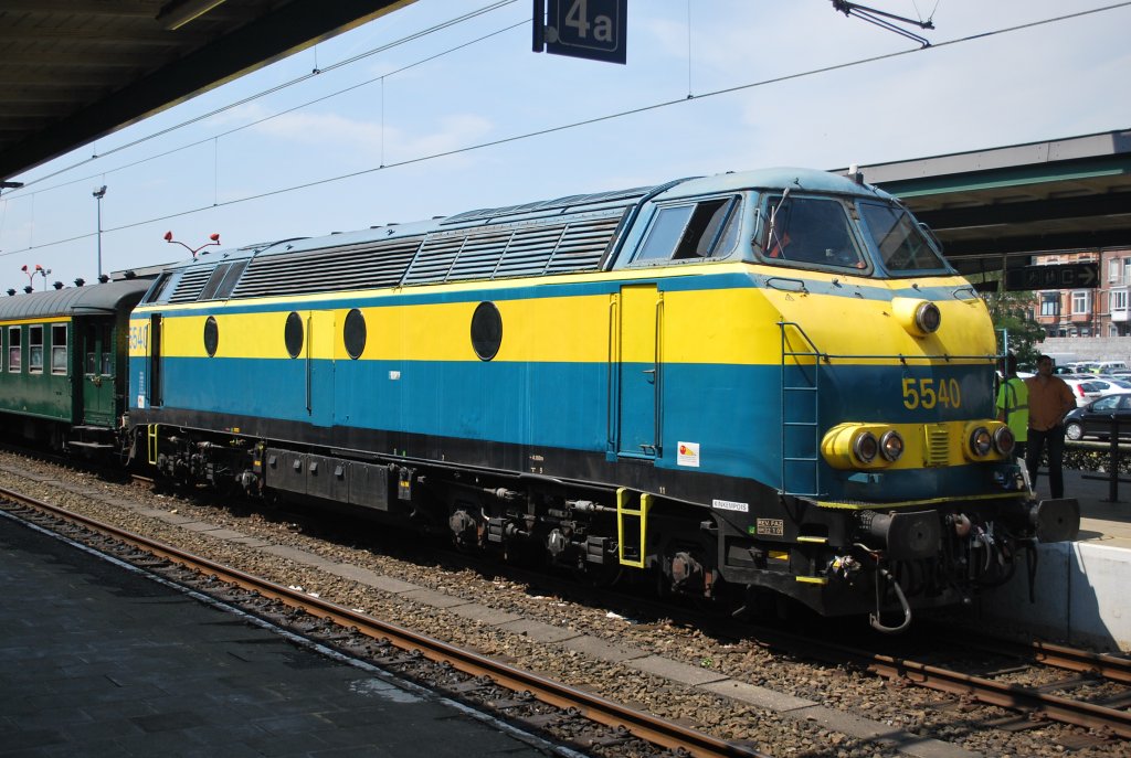 Diesellok 5540 am Kopf des PFT-Sonderzuges in Richtung Raeren (hier am 4. Juni 2011 im Bhf Verviers-Central).