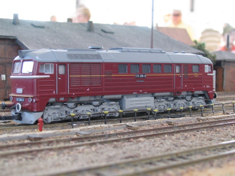 Diesellok BR 120 296-8 der DR in H0 gesehen, anllich der Tagung der ARGE Spur 0 in Wismar 03.06.2011