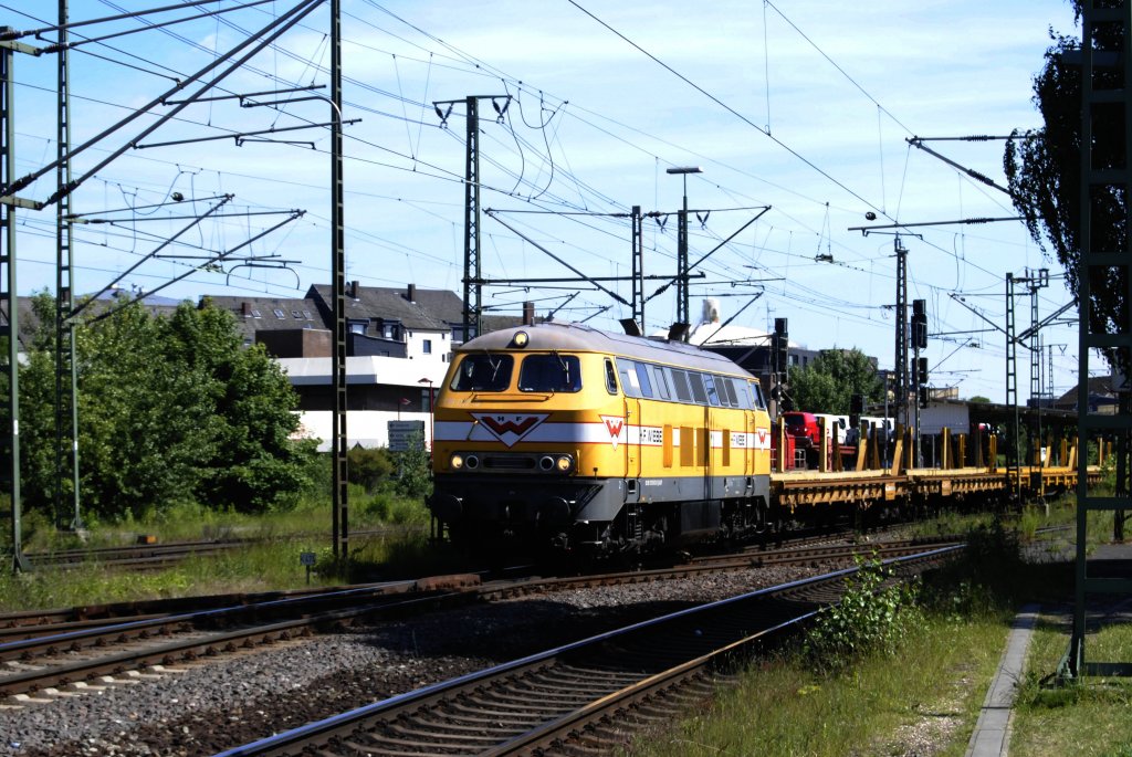 Diesellok der BR 216, der Gleisbaufirma Wiebe, am 17.06.2010.Leider war kein besser Schuss m�glich, weil hinter mir eine private E-Lok kam.