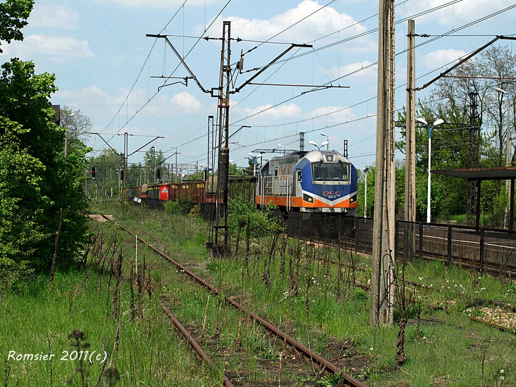 Dieselloks 311D-19 PCC Rail mit Guterzug geht nach Oświęcim.Foto Bieruń Nowy-śląskie(Neu Berun-Oberschlesien)10.05.2011.