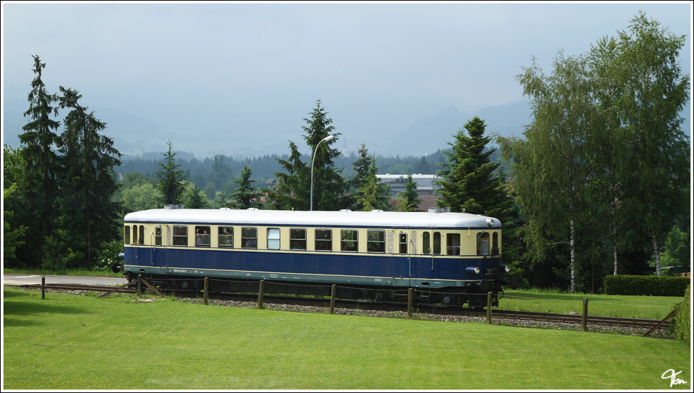 Dieseltriebwagen 5042 014 f�hrt als Sdz E 17251 von Knittelfeld nach P�ls. 
Zeltweg 4.6.2011