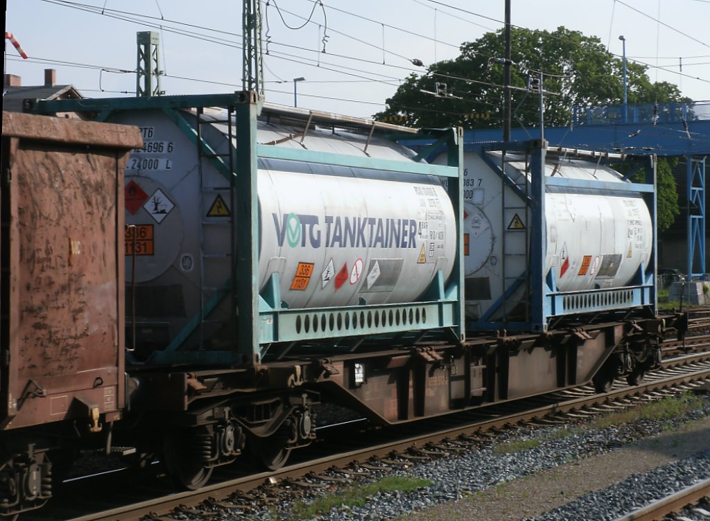Diesen Tankcontainerwagen nahm der Lumpensammler,am 22.Juni 2011,von Mukran nach Rostock Seehafen mit,als Dieser am Schlu� des Zuges durch Bergen/R�gen kam.