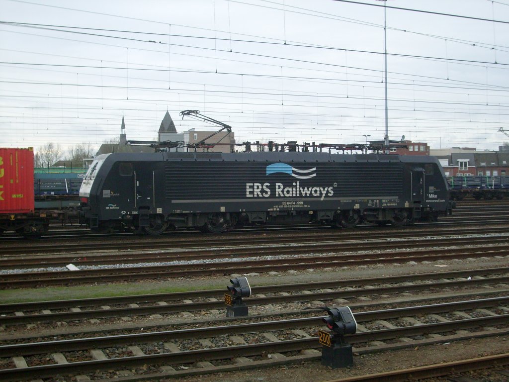 Dieser 189er von ERS stand am 15.1. aufgerstet im Bahnhof von Venlo mit laut laufenden Lftern