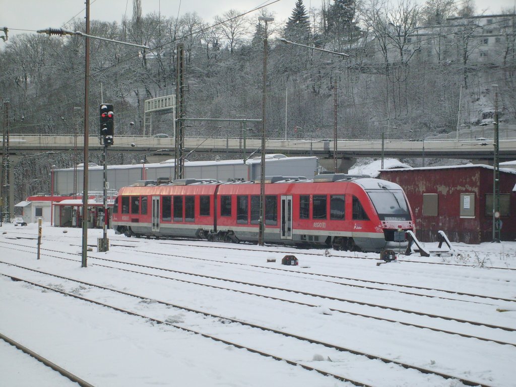 Dieser 648er steht winterlich dekoriert am 18.12. zur Wochenendruhe in Siegen.