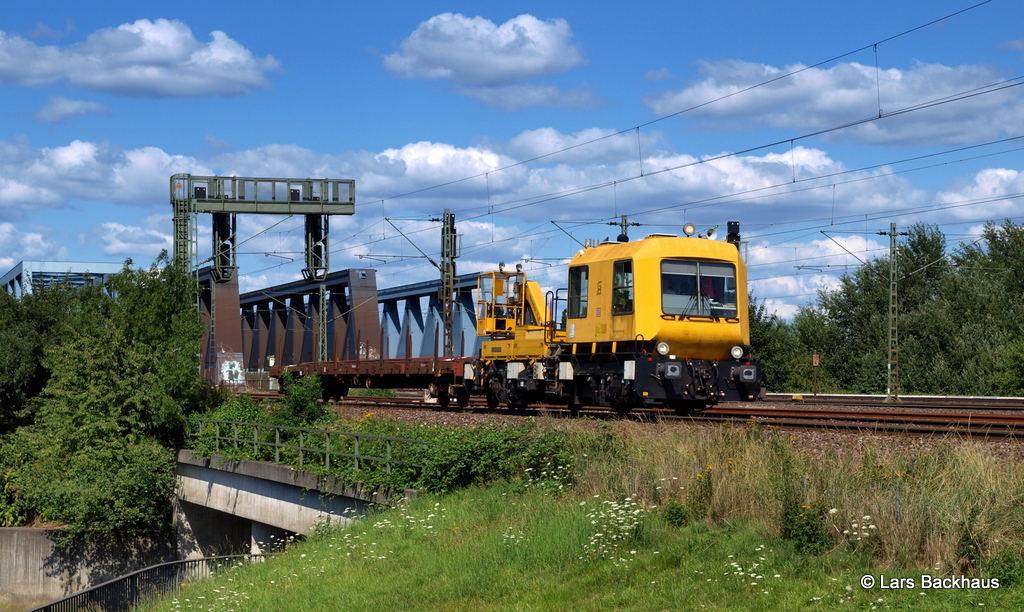 Dieser kurze Bauzug passierte am 12.08.12 die Sderelbbrcken auf dem Weg Richtung Hamburg-Harburg.