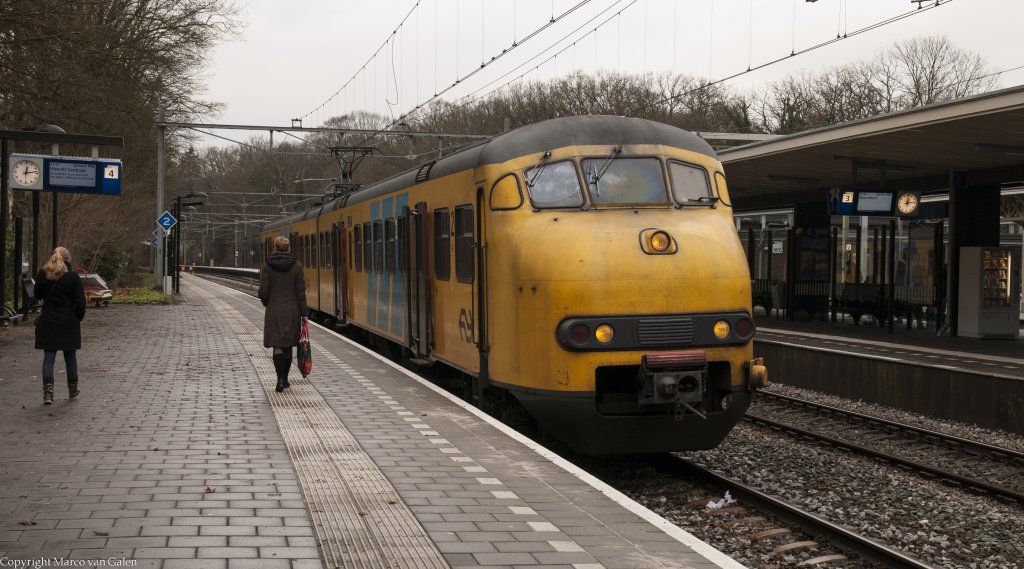 Dieser NS plan V sind ab 9 December im einsatz auf die linie von Baarn nach Utrecht(Soesterlijn), die ex Overijssel und Drente im Baarn am 15 12 2012.