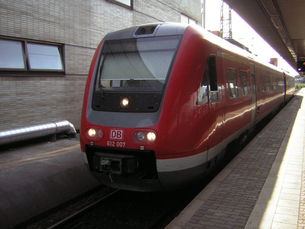 Dieses Foto habe ich in Saarbrcken auf dem Hauptbahnhof Fotografiert. Es zeigt einen Regional Express.