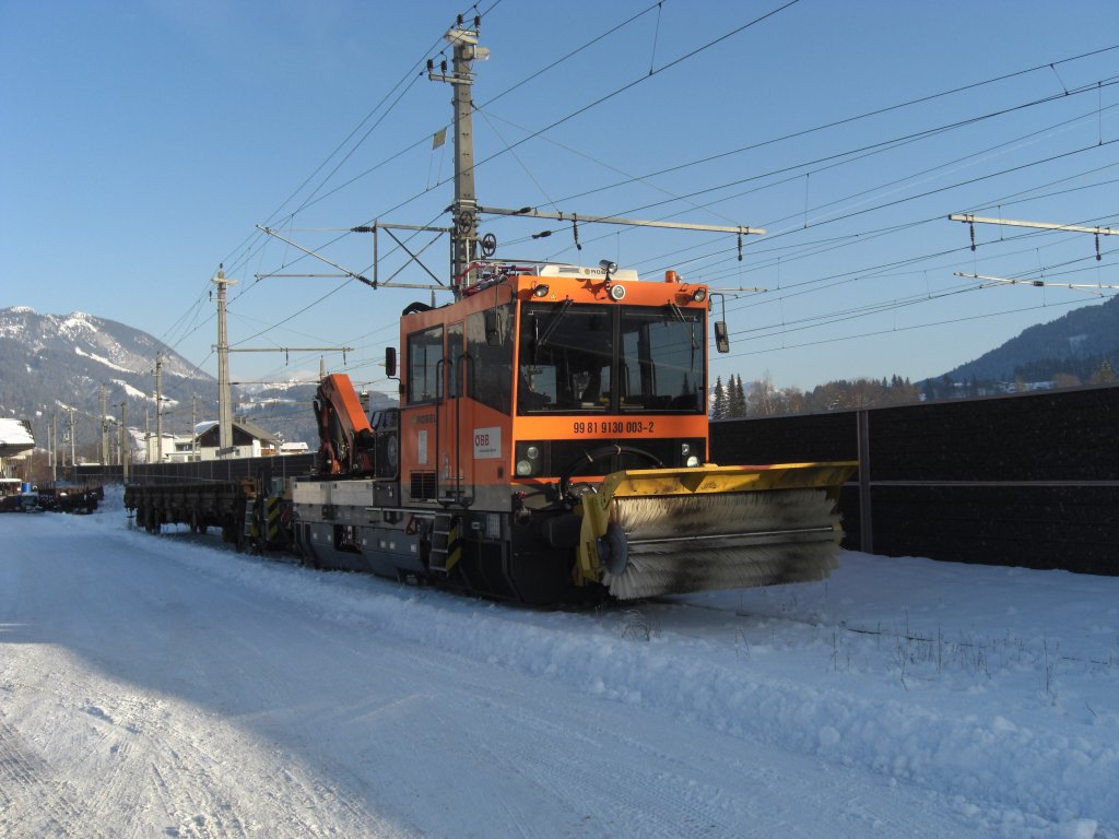 Dieses Schienen-Reinigungs-Fahrzeug erwischten wir 15. Januar 2010
im Bahnhof von St. Johann/Tirol.