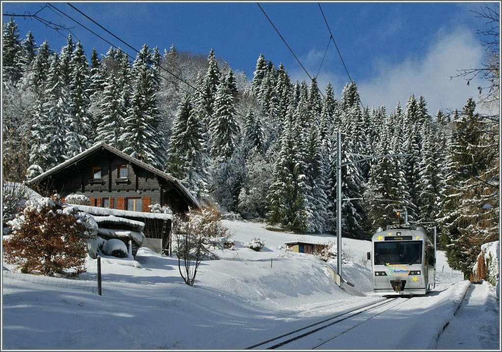 Diskret fügt sich der CEV Beh 2/4 ins Landschaftsbild ein. 
Bei Lally, den 30. Nov. 2012