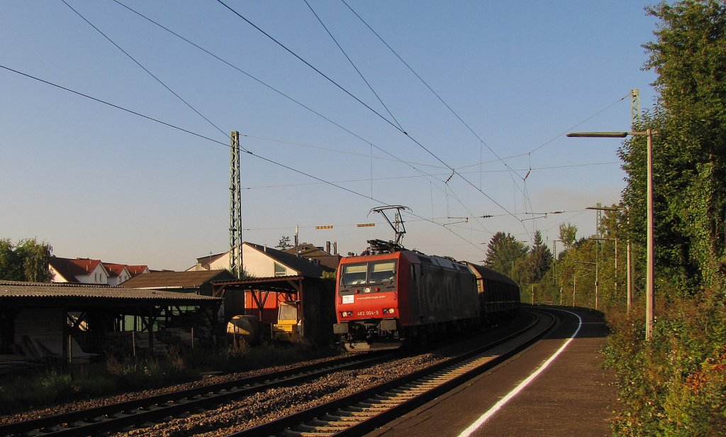 dispo-Tf 482 004-9 (91 85 4482 004-9 CH-SBBC) mit dem DGS 88913 von Langenfeld nach Wassertrdingen, in Erbach (Rheingau); 12.10.2010