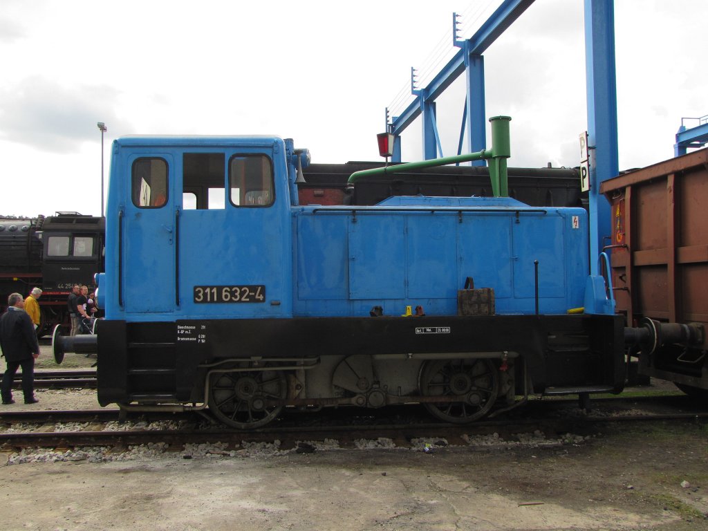DLW 311 632-4 (ex DR 101 632-8) im DLW Meiningen; 04.09.2010