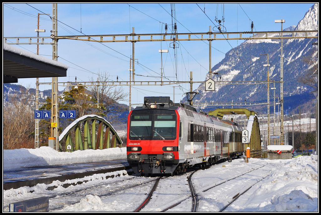 Domino nach Chur fhrt in Landquart ein. (14.12.2012)