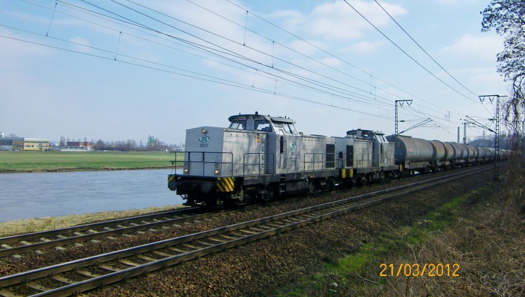 Doppel ITL 293.01 + 293.02 am 21.3.12 mit einem Kesselwagenzug kurz vor dem HP Dresden-Kemnitz 