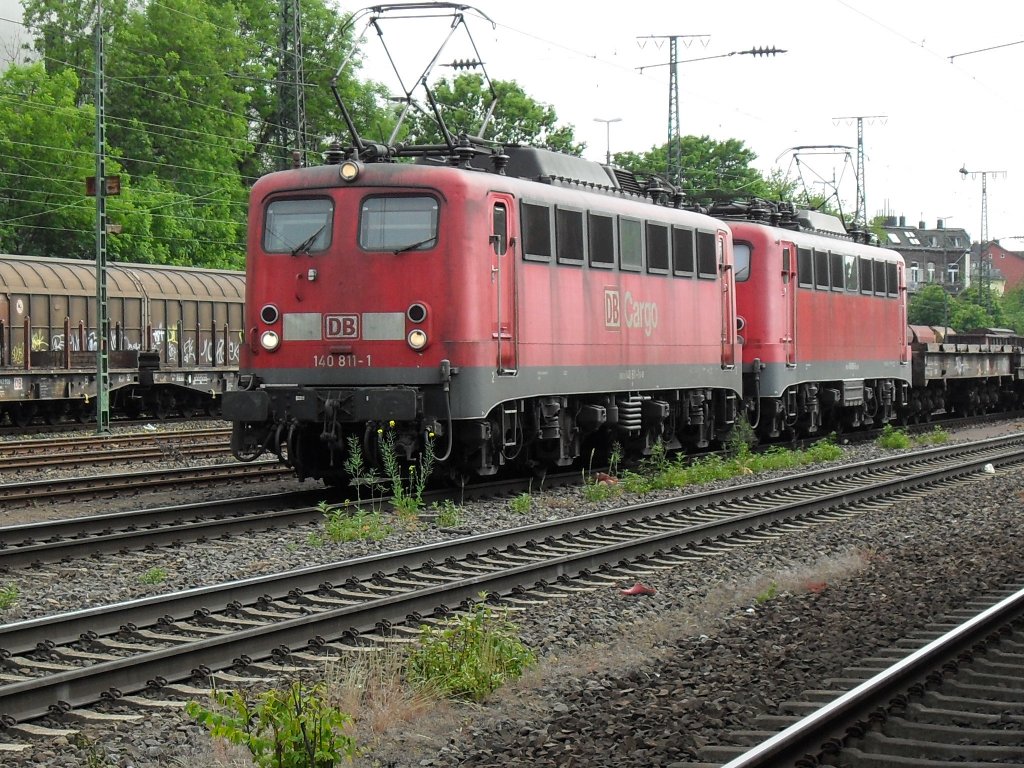 Doppel Traktion 140 durch den Bahnhof Kln West am 25.5.10