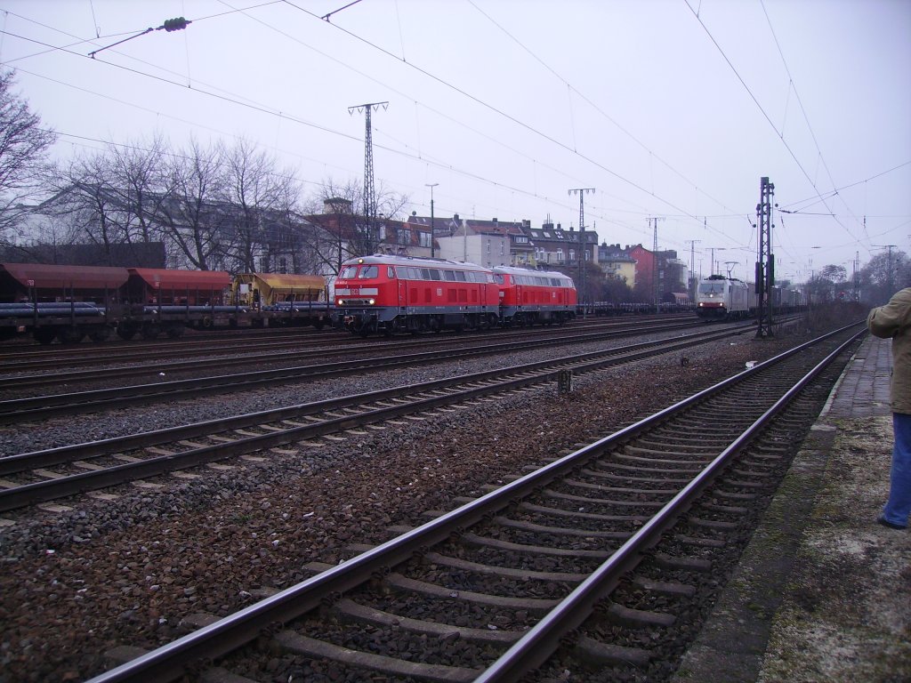 Doppel Traktion Br 218 in Kln West am 6.2.10