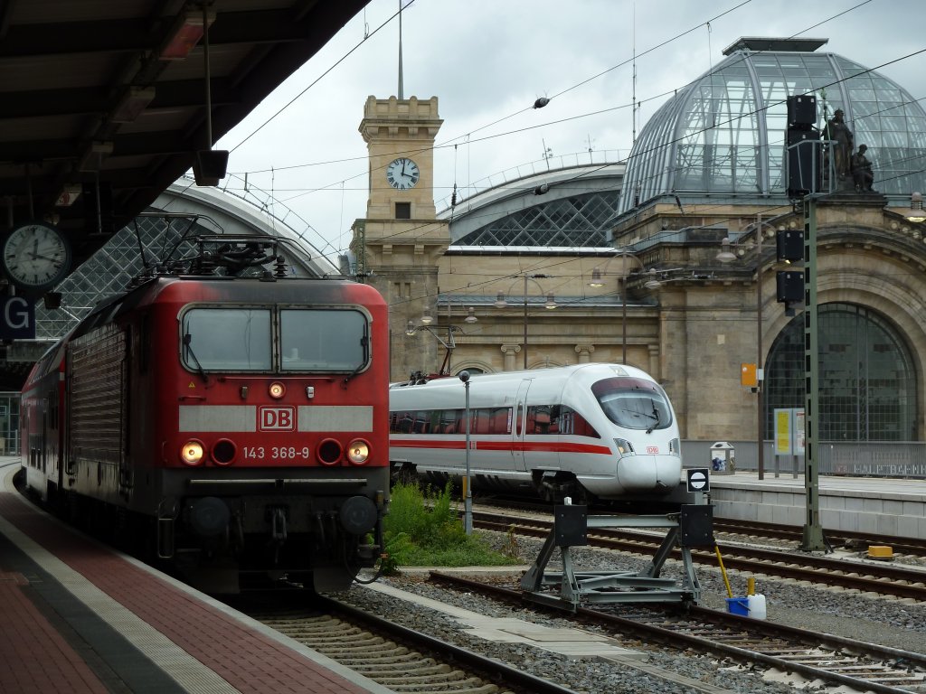  Doppelausfahrt  143 368 und ICE T im Dresdner HBF.
21.06.11