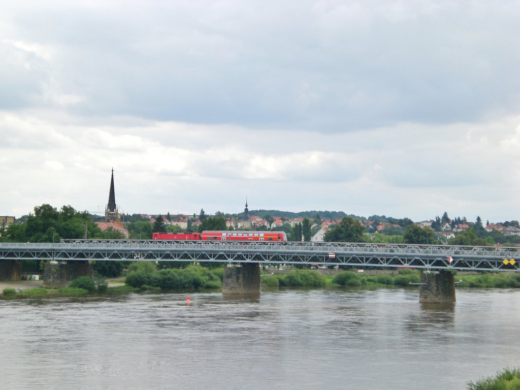  Doppelstock-Steuerwagen (1. Gattung) als S1 nach Mei�en Triebischtal nahe vom S-Bahnhof Mei�en.(25.7.2011)