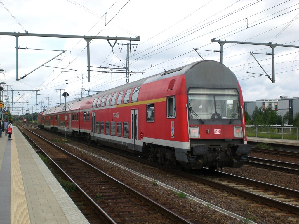 Doppelstock-Steuerwagen (1. Gattung) auf dem Abstellgleis im Bahnhof Golm.(11.7.2011)