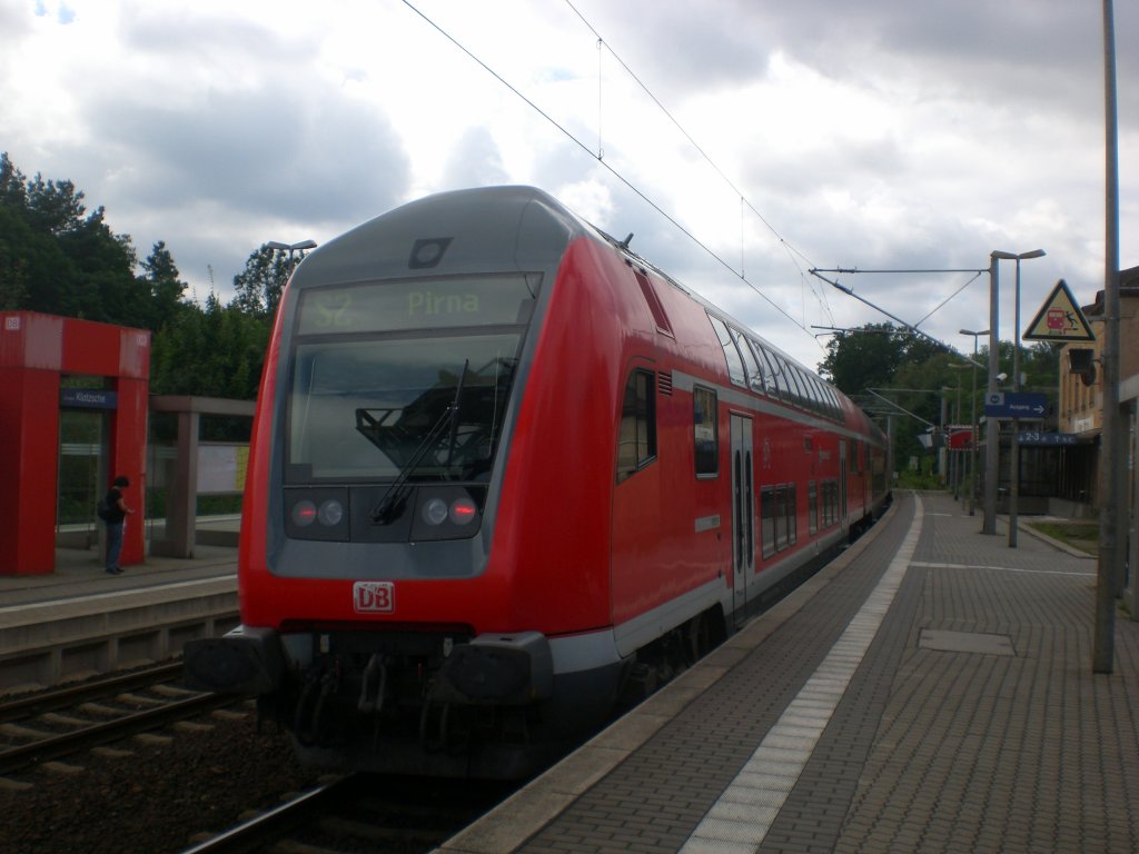 Doppelstock-Steuerwagen (2. Gattung) als S2 nach S-Bahnhof Pirna im S-Bahnhof Dresden-Klotzsche.(18.8.2010)