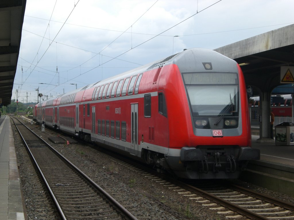 Doppelstock-Steuerwagen (3. Gattung) als RE2 nach Mnster Hauptbahnhof im Hauptbahnhof Essen.(16.7.2012) 