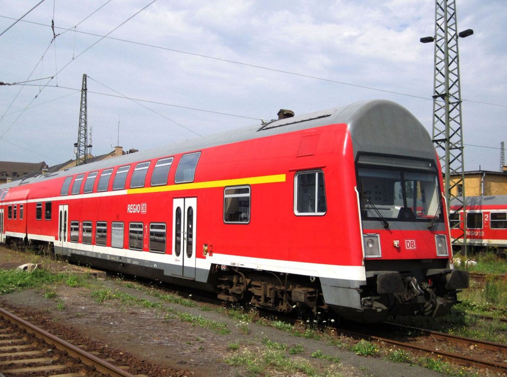 Doppelstock-Steuerwagen abgestellt im Hauptbahnhof Halle/Saale. 
Wagennummer: 50 80 36 - 33 057 - 1 DABbuzfa 760.0. Aufgenommen am 23.08.2011.