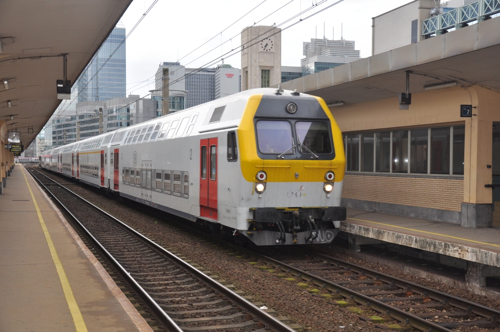 Doppelstockzug M5, Aufnahme am 21.07.2012 in Bahnhof Brussel-Noord 