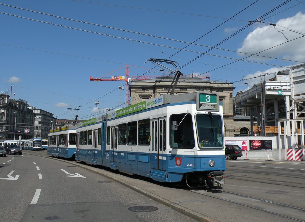 Doppeltraktion mit dem Be 4/6 2080 an der Spitze auf der Linie 3 am Hauptbahnhof Zrich. Die Aufnahme stammt vom 23.06.2012. 