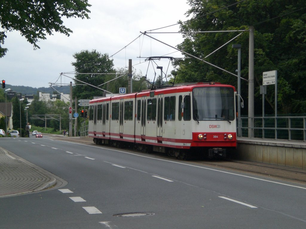 Dortmund: Stadtbahnlinie U47 nach Dortmund-Westerfilde an der Haltetstelle Dortmund-Aplerbeck Allerstrae/Westflische Klinik.(11.7.2012) 