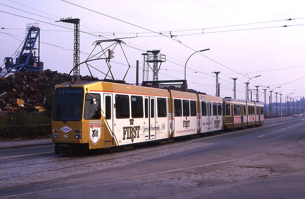 Dortmund Tw 154 und 121 im Hafen, 18.10.1986.