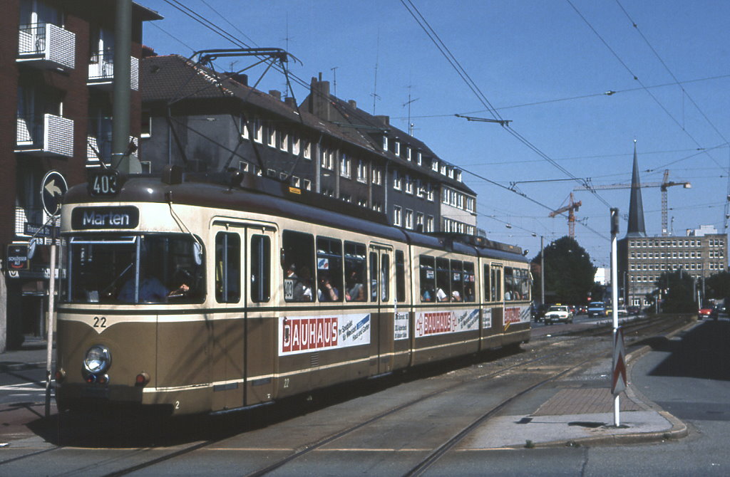 Dortmund Tw 22 in der Rheinischen Strae, Ecke Mllerstrae, 29.07.1991.