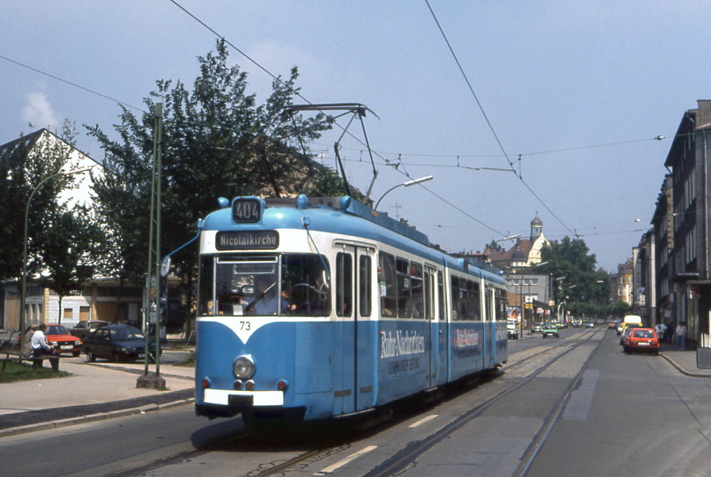 Dortmund Tw 73 hat den Borsigplatz verlassen und fhrt am Oestermrsch in Richtung Innenstadt, 18.06.1988.